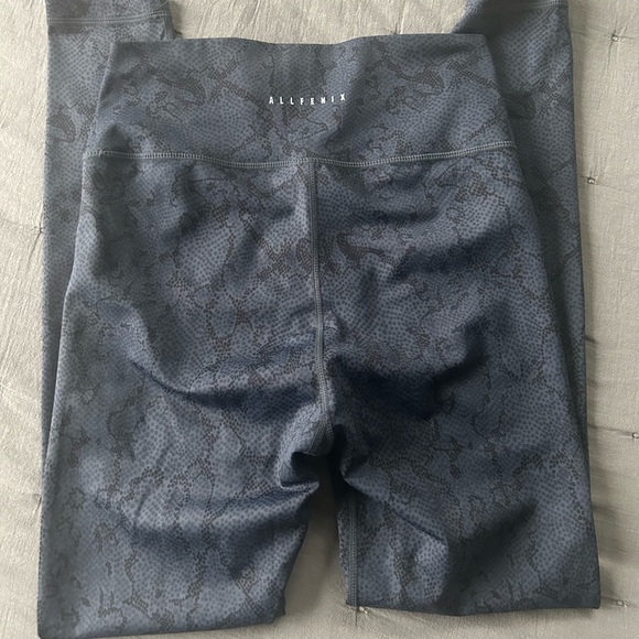 All Fenix Snake Leggings - Picture 2 of 2